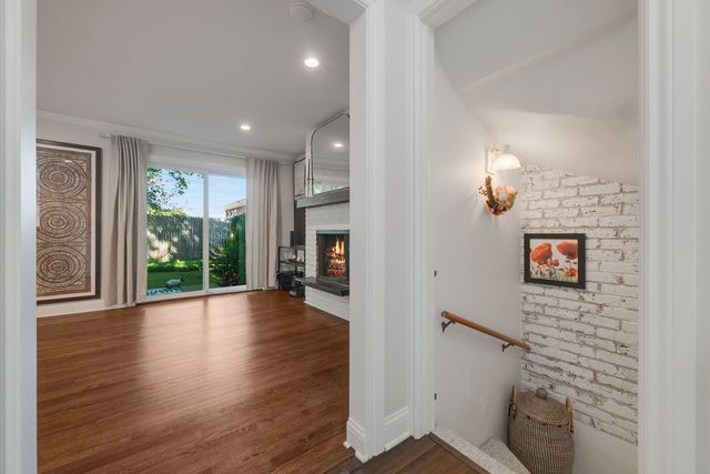 315 Hawthorn Avenue E, Glencoe, IL 60022