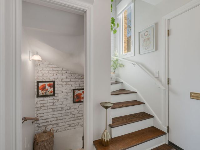 315 Hawthorn Avenue E, Glencoe, IL 60022