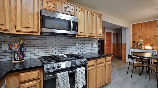 23747 Bowl, Crestline, CA 92325