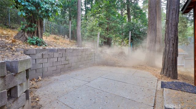 23747 Bowl, Crestline, CA 92325