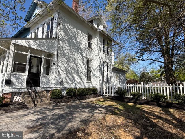 26 S WYOMING AVE, Ardmore, PA 19003