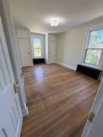 26 S WYOMING AVE, Ardmore, PA 19003