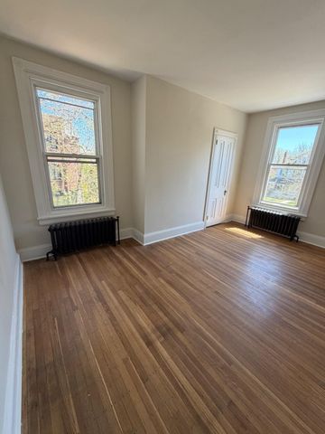 26 S WYOMING AVE, Ardmore, PA 19003