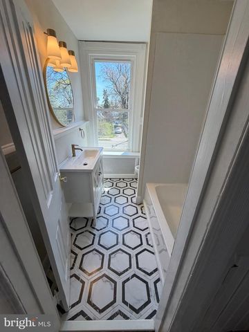 26 S WYOMING AVE, Ardmore, PA 19003