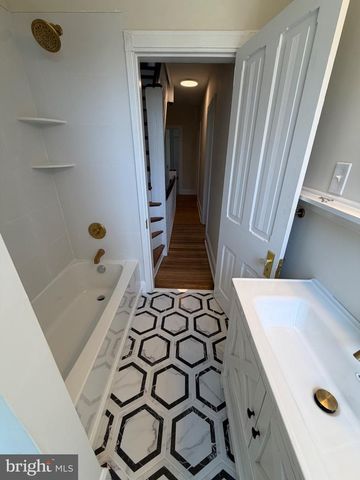 26 S WYOMING AVE, Ardmore, PA 19003