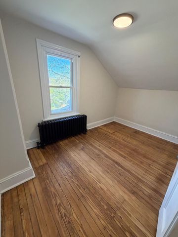 26 S WYOMING AVE, Ardmore, PA 19003