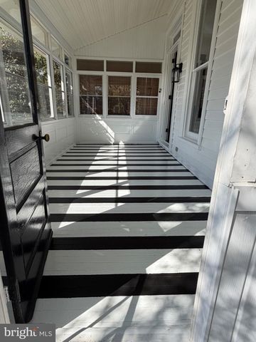 26 S WYOMING AVE, Ardmore, PA 19003