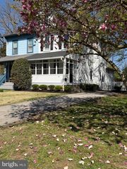 26 S WYOMING AVE, Ardmore, PA 19003