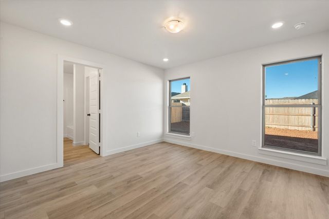 2413 Aberdeen Avenue, Wolfforth, TX 79382