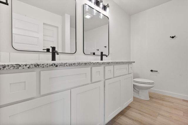 2413 Aberdeen Avenue, Wolfforth, TX 79382