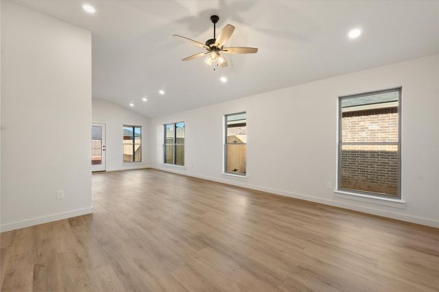 2413 Aberdeen Avenue, Wolfforth, TX 79382