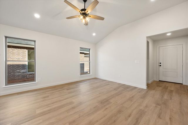 2413 Aberdeen Avenue, Wolfforth, TX 79382