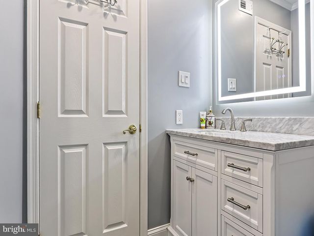 518 JASON DR, Southampton, PA 18966
