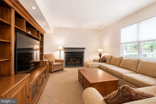41 HIBISCUS LN, Robbinsville, NJ 08691