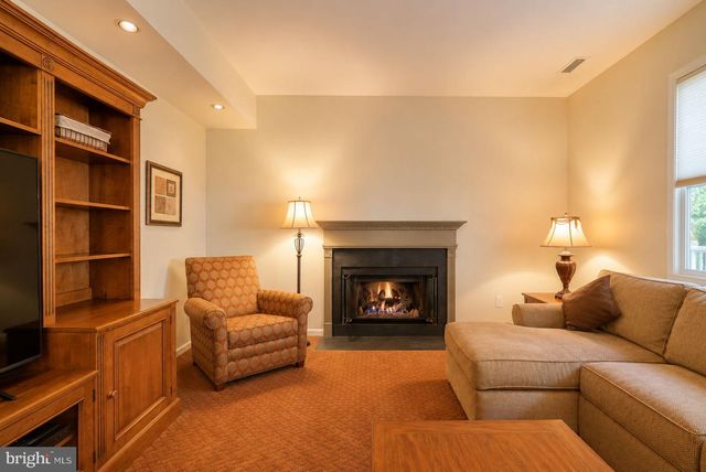 41 HIBISCUS LN, Robbinsville, NJ 08691