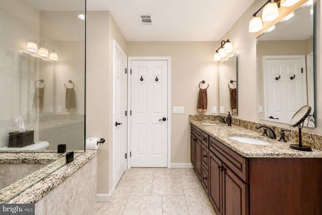 41 HIBISCUS LN, Robbinsville, NJ 08691