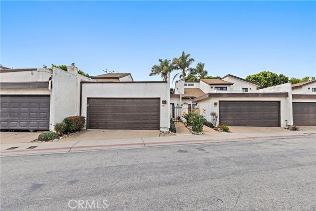 221 Marquis Place, Santa Maria, CA 93454