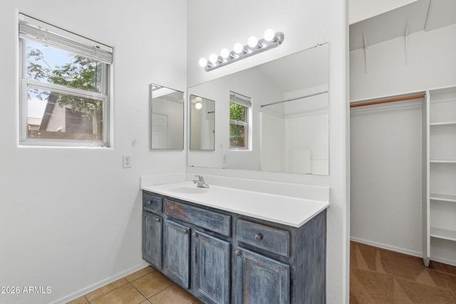 3242 E BONANZA Road, Gilbert, AZ 85297