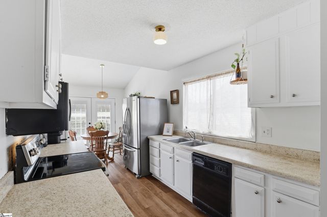 1004 Pine Oak Way, Taylors, SC 29687