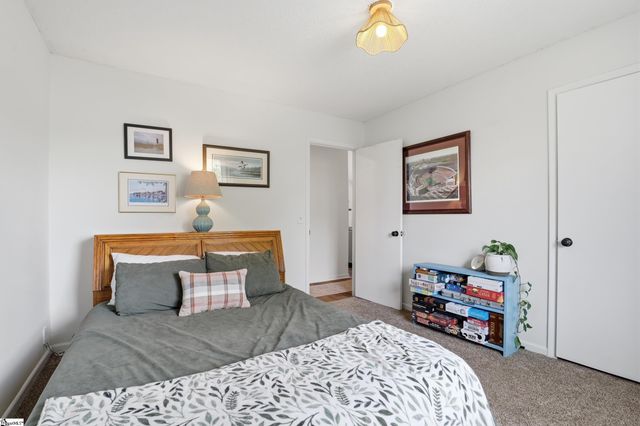 1004 Pine Oak Way, Taylors, SC 29687