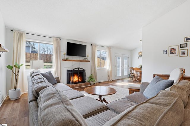 1004 Pine Oak Way, Taylors, SC 29687