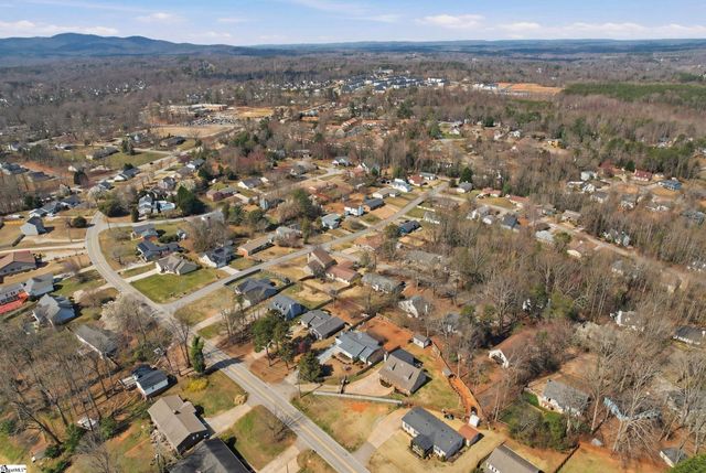 1004 Pine Oak Way, Taylors, SC 29687