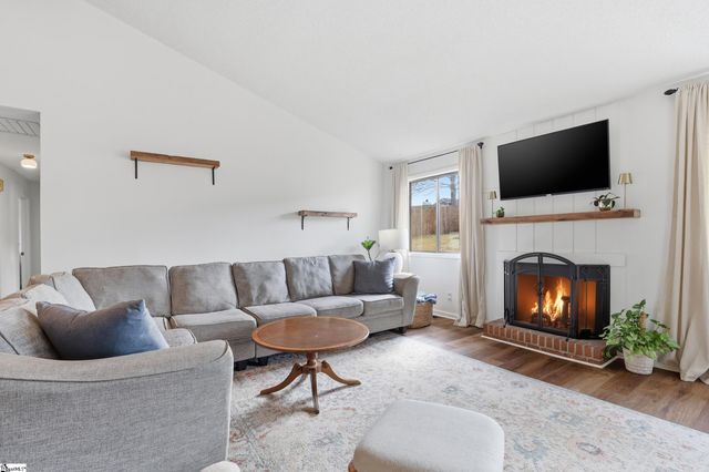 1004 Pine Oak Way, Taylors, SC 29687