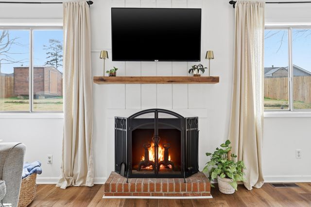 1004 Pine Oak Way, Taylors, SC 29687