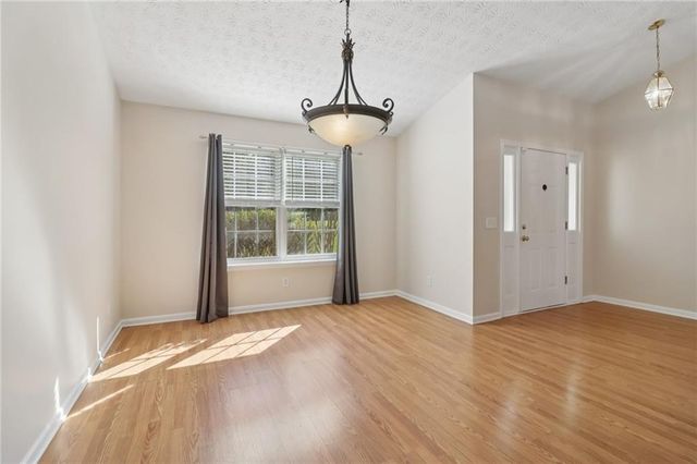 1038 River Plantation Drive, Woodstock, GA 30188