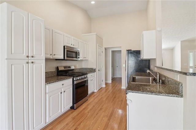 1038 River Plantation Drive, Woodstock, GA 30188