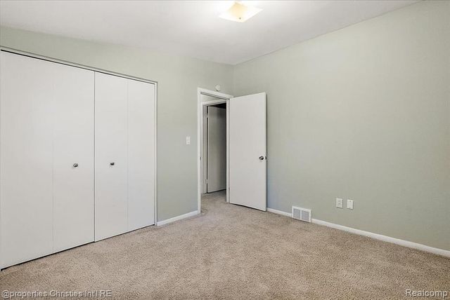 880 N Adams Road 6, Birmingham, MI 48009