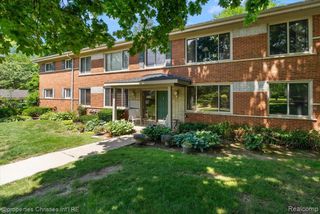 880 N Adams Road 6, Birmingham, MI 48009
