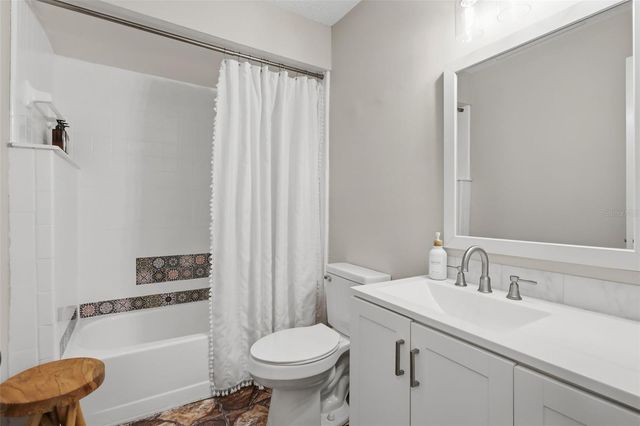 27627 LOIS DRIVE, Tavares, FL 32778