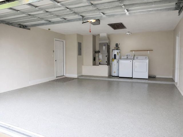 27627 LOIS DRIVE, Tavares, FL 32778