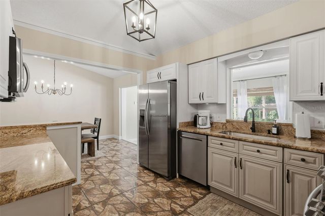 27627 LOIS DRIVE, Tavares, FL 32778