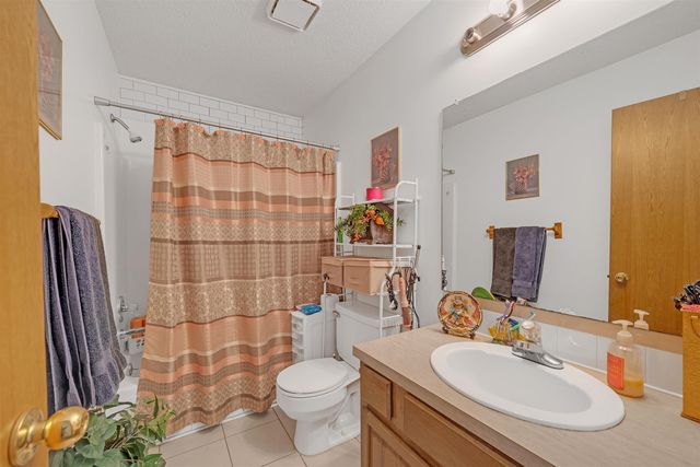 2715 S Crestline Ct, Wichita, KS 67215