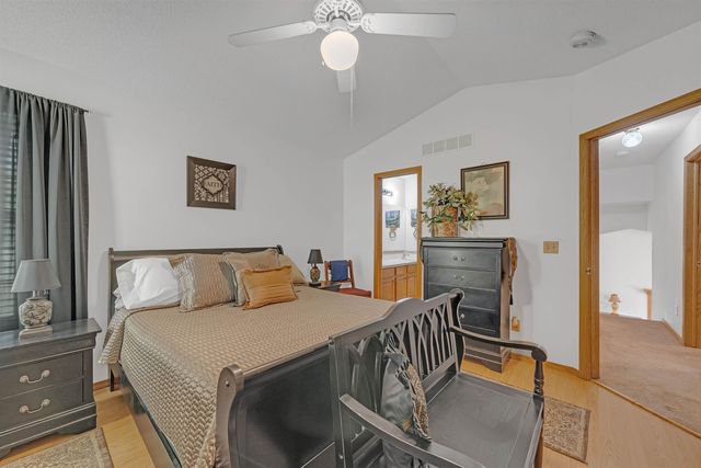 2715 S Crestline Ct, Wichita, KS 67215