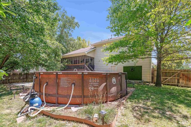 2715 S Crestline Ct, Wichita, KS 67215