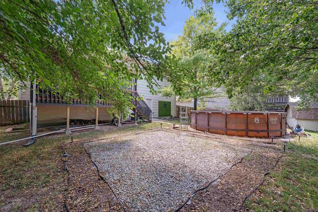 2715 S Crestline Ct, Wichita, KS 67215