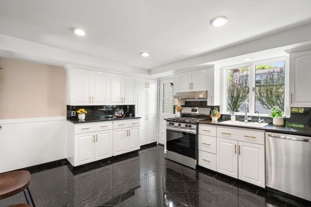 21 Rose Dr, Newton, MA 02465