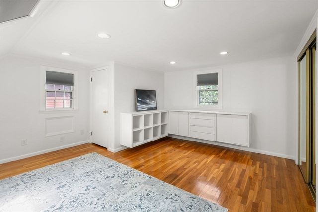 21 Rose Dr, Newton, MA 02465