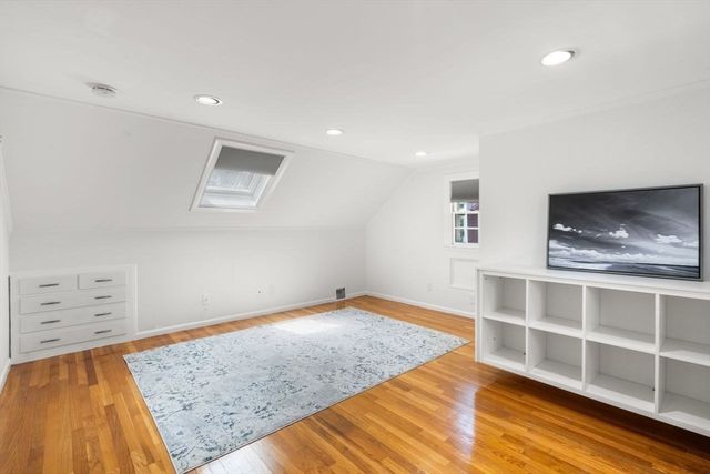 21 Rose Dr, Newton, MA 02465