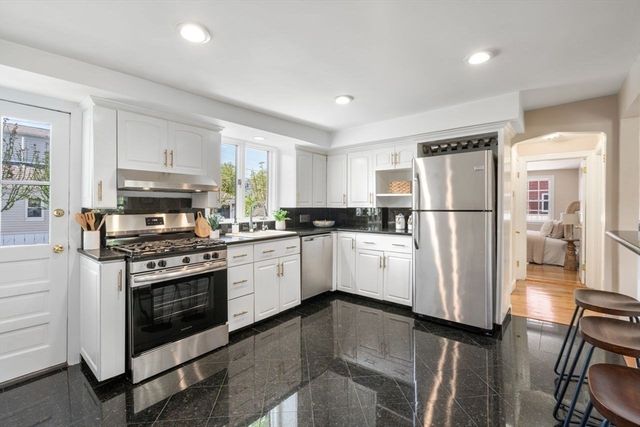 21 Rose Dr, Newton, MA 02465
