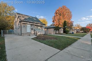 12087 Leverne, Redford, MI 48239