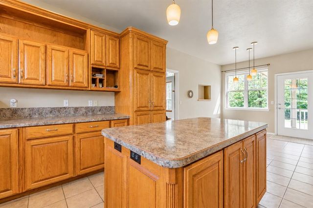 940 Lake Vista Road, Edmond, OK 73034