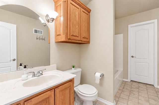 940 Lake Vista Road, Edmond, OK 73034