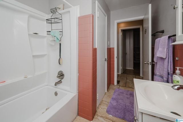 108 26TH AVENUE NW, Center Point, AL 35215