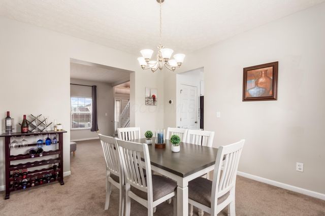 4052 Ponds Edge Street, Grove City, OH 43123