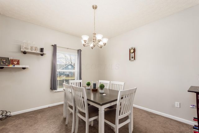 4052 Ponds Edge Street, Grove City, OH 43123