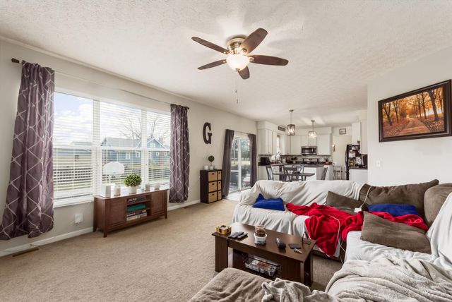 4052 Ponds Edge Street, Grove City, OH 43123